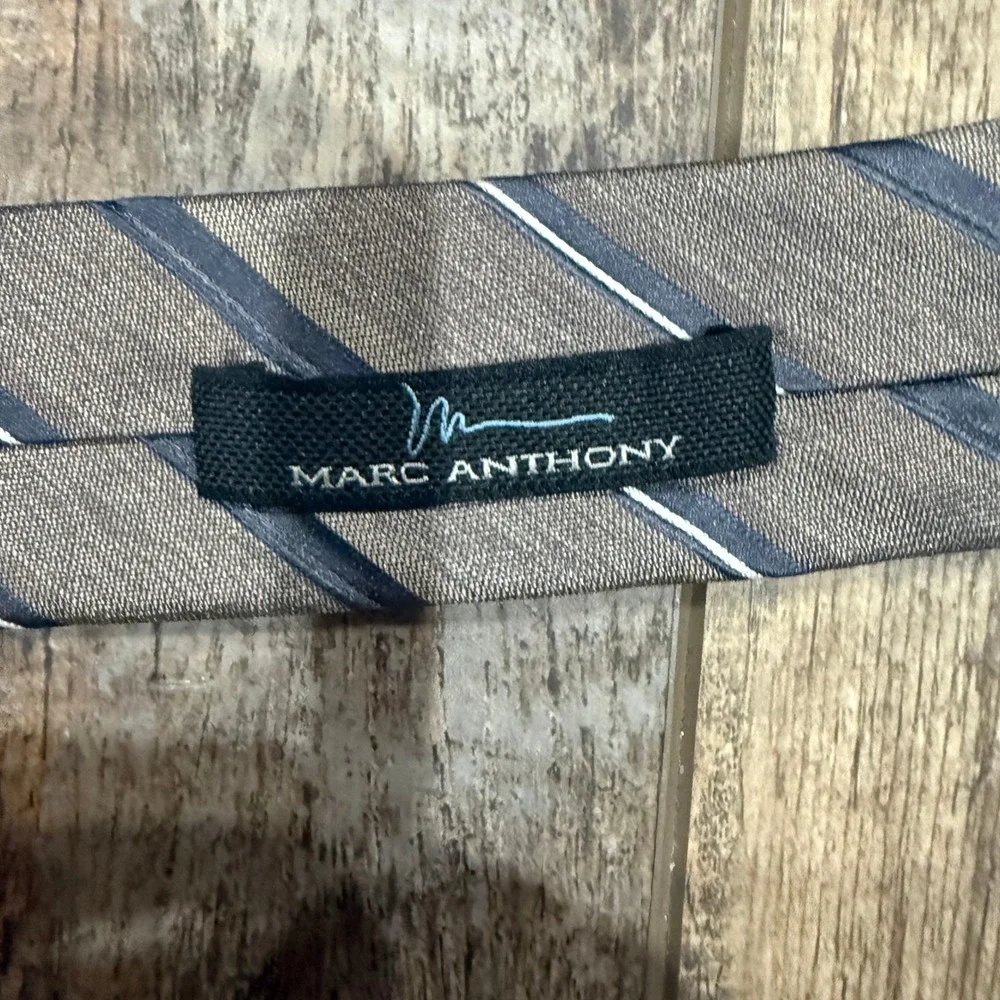 Marc Anthony Mens Brown Grey Striped 100%‎ Silk Necktie Classic Business Tie